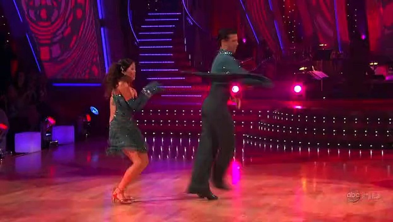 Kristi Yamaguchi & Mark Ballas - Cha-Cha-Cha