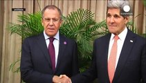 John Kerry e Sergei Lavrov encontram-se na Suíça à margem da conferência da OSCE