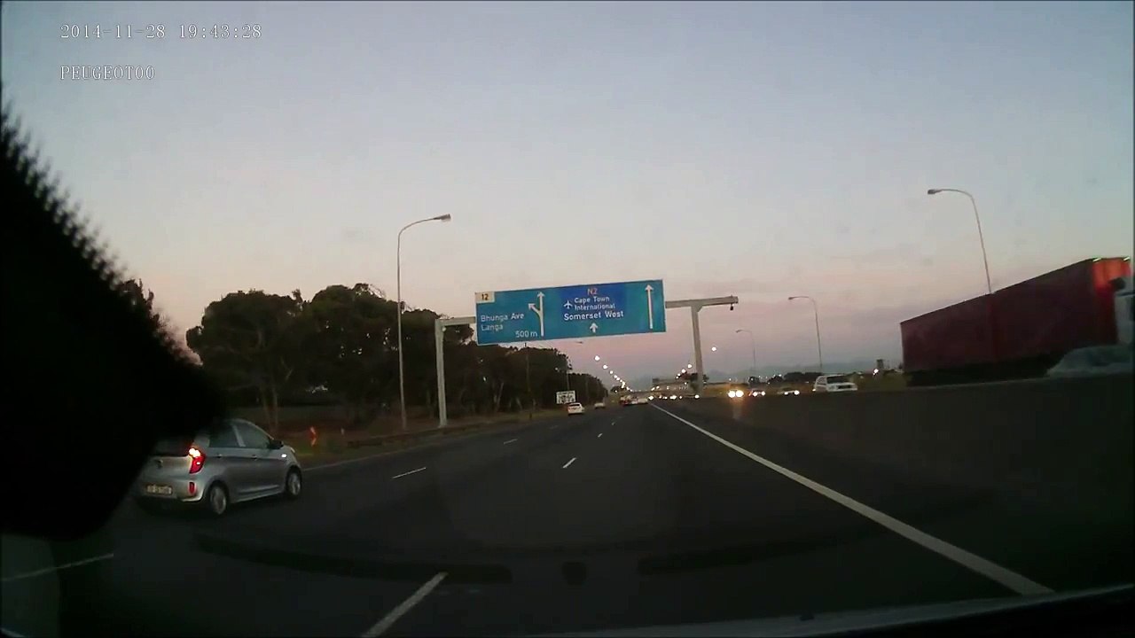 Un conducteur éjecté de son cabriolet