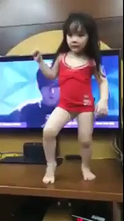 A Little Girl Beautiful Dance - video Dailymotion