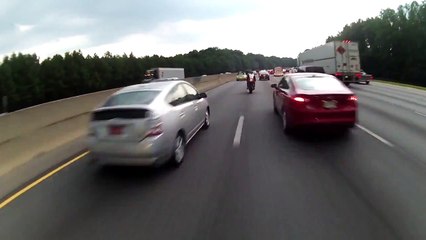 Crash en moto à grande vitesse sur l'autoroute