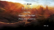 The Host Movie Clip _Kissing in the Rain_