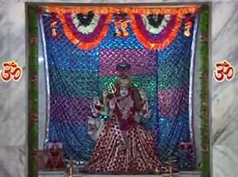 Governor OP Kohli offers paryers at Mukteshwar Temple in Gandhinagar