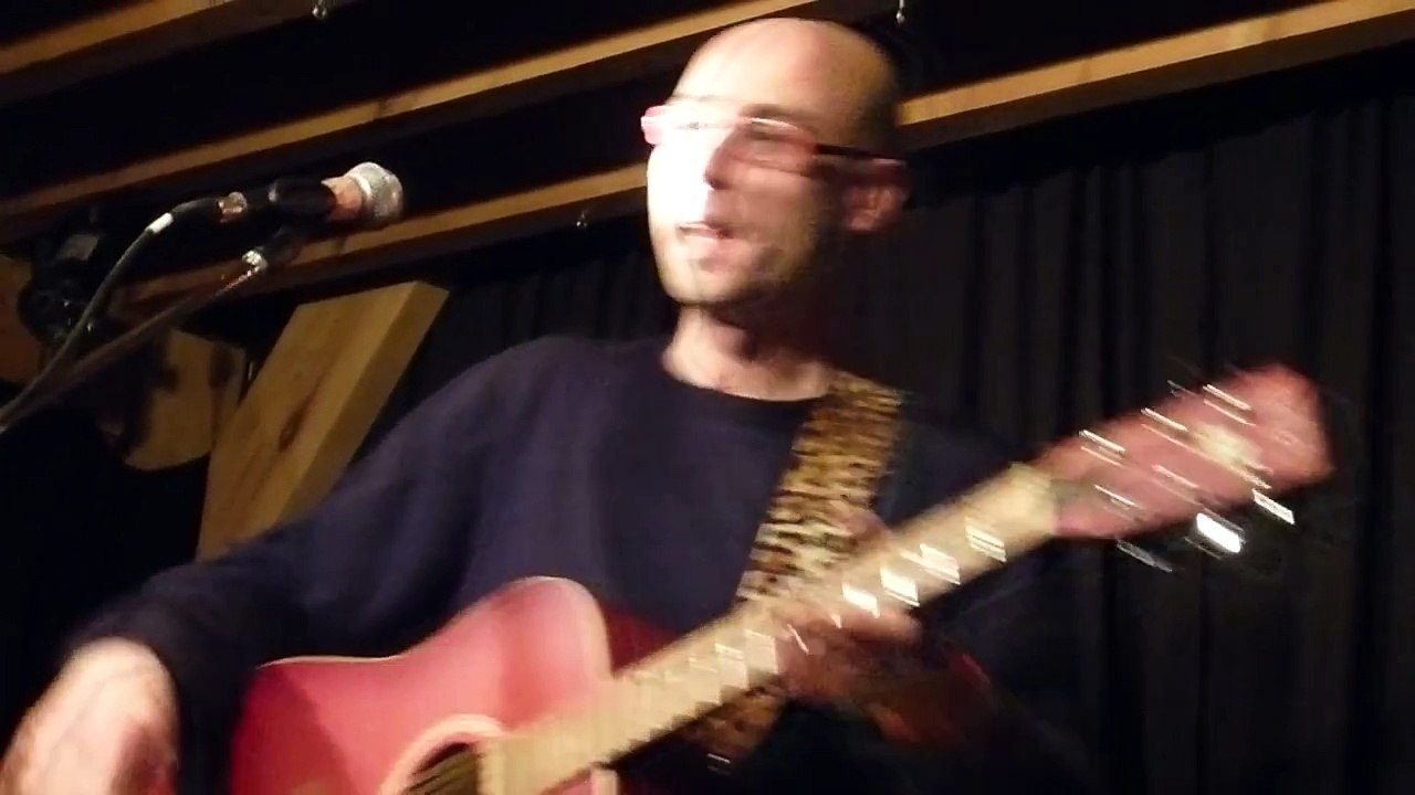 CEDRIC GERVY : "Ik weet het Nietzche" (Cabaret aux Chansons, Bruxelles, 2013)