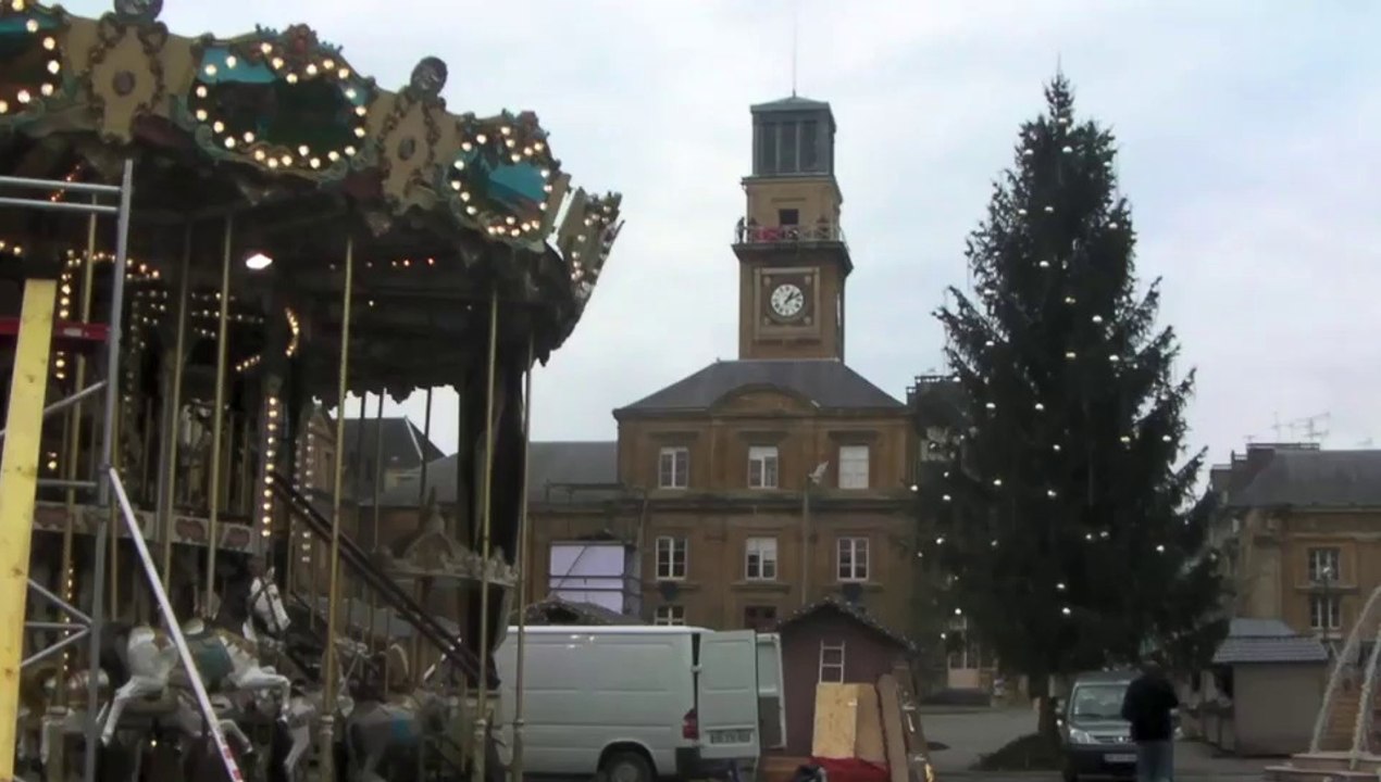 Le père Noël s'installe à Charleville-Mézières