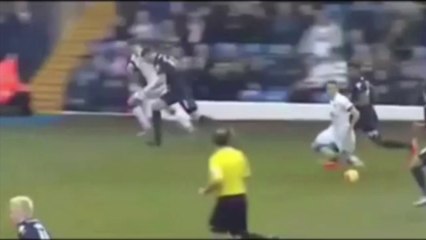 Quanta categoria! Adryan dá drible à la Zidane