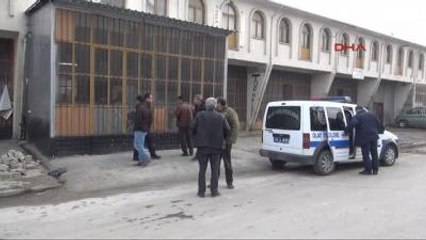 Makinaya Başı Sıkışan Genç İşçi, Feci Şekilde Can Verdi