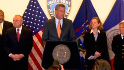 De Blasio urges frustrated New Yorkers to work for change