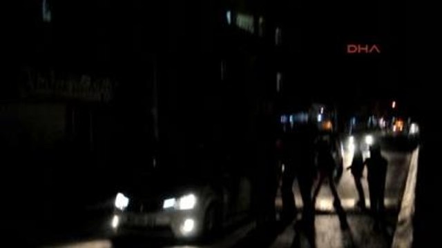 Nusaybin Yol Kesip Kimlik Kontrolü Yapan PKK Yandaşlarına Gaz Bombalı Müdahale