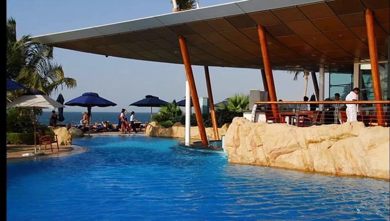 maze karo husna de malko