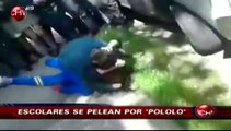 Violenta pelea de escolares afuera de colegio fue grabada por sus compañeros - CHV Noticias