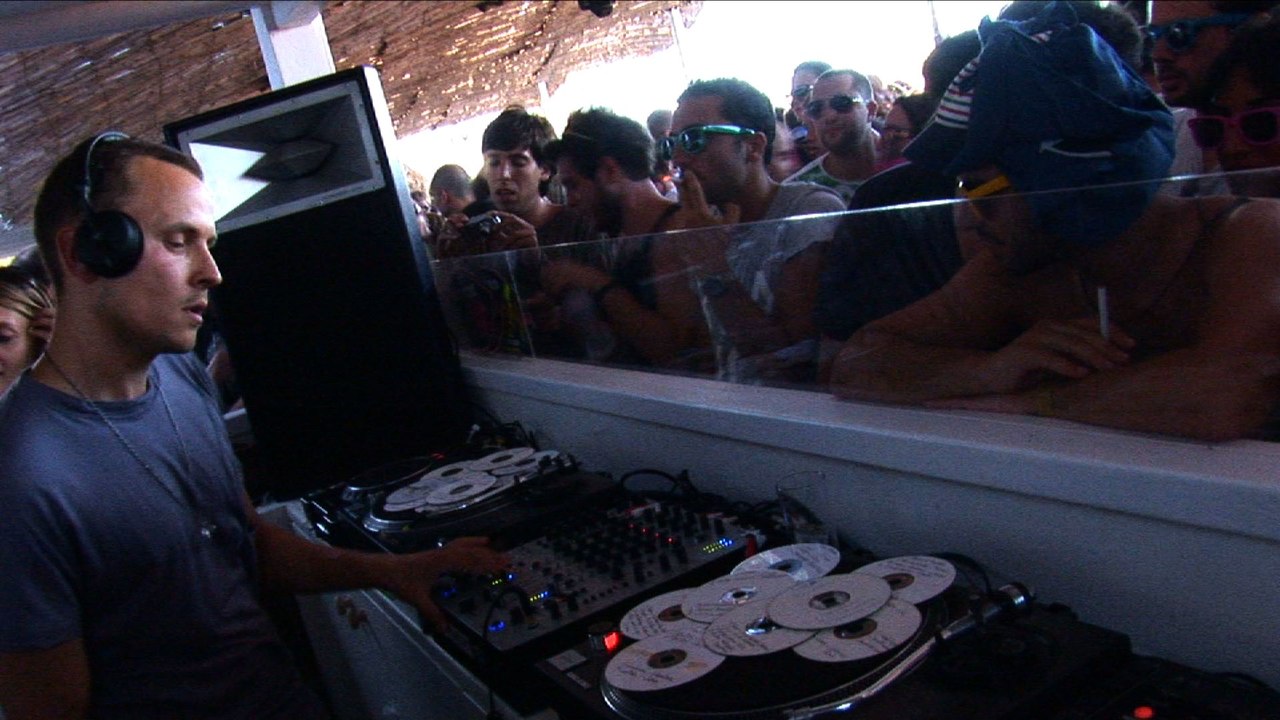 Robert Dietz @ Ushuaia (Ibiza)