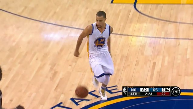 Stephen Curry régale avec enchaînement dribble dans le dos et passe dans le dos