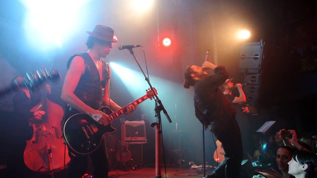 Les Hurlements d'Léo chantent Mano Solo : On vous aura prévenu