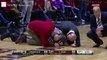 Un arbitre de Basketball KO à la mise en jeu (Wichita State Shockers vs. Utah Runnin Utes 2014)