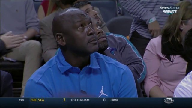 Michael Jordan se marre en voyant Kemba Walkers malmener un rookie des bulls, Nikola Mirotic