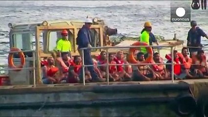 Australian government accused of 'using children' to pass controversial refugee law