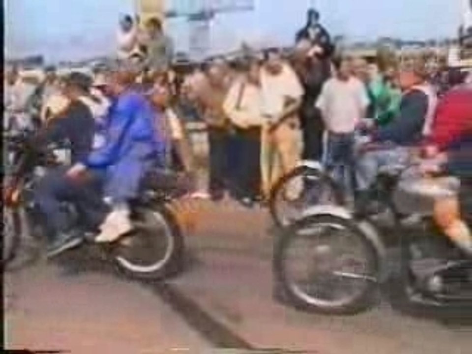 Beauval-en-Caux pt1/9 1995 Procession