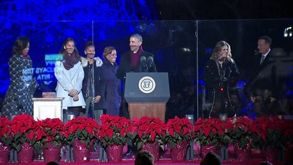 Obama allume le sapin devant la Maison Blanche