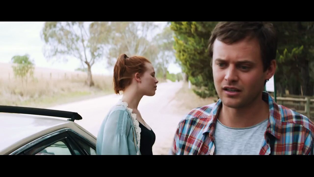 100 BLOODY ACRES - Trailer (2013)