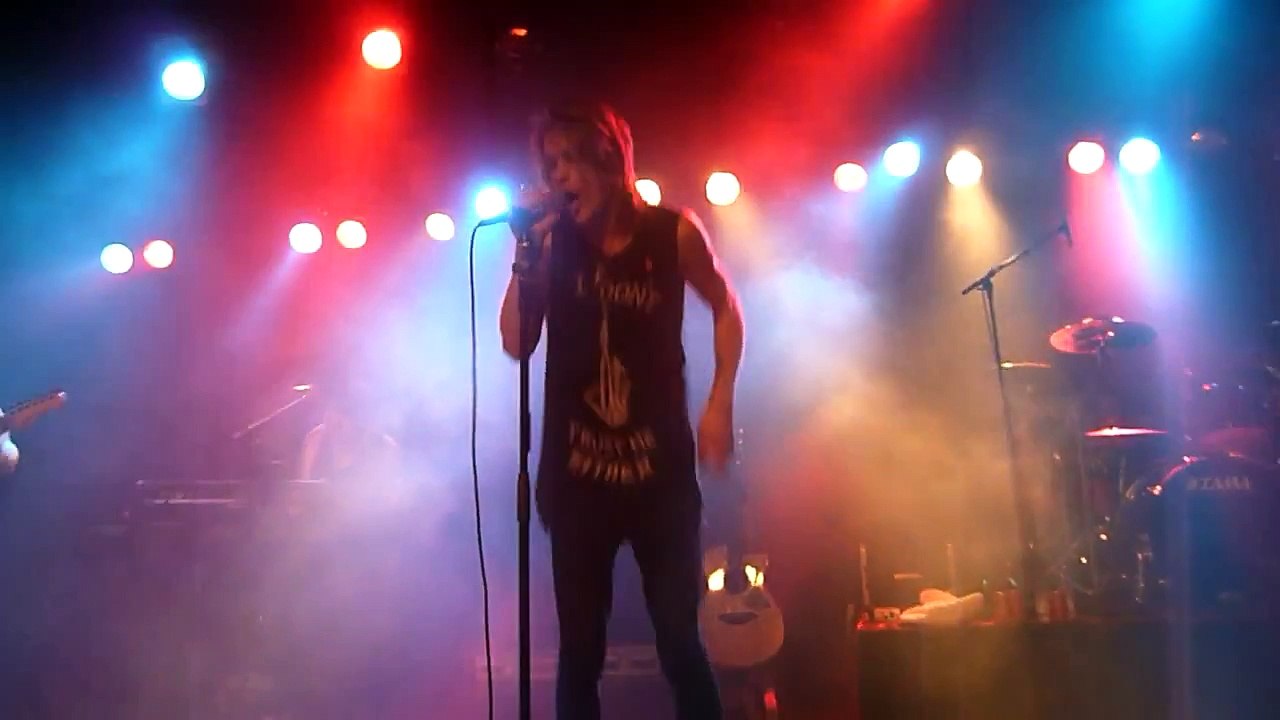 H.E.A.T - Beg Beg Beg - Live In Barcelona 2014