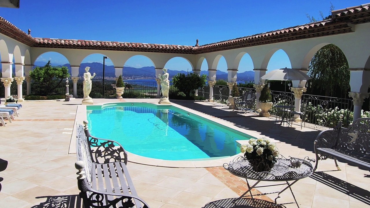 Propriété A VENDRE - Les Issambres - Piscine - Vue Mer sur la baie de Saint Raphael