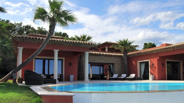 Les Issambres (83381) Villa récente A VENDRE - 300m² - Vue mer panoramique