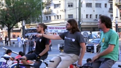 A pedalear para proyectar filmes, la invitación de festival de cine uruguayo