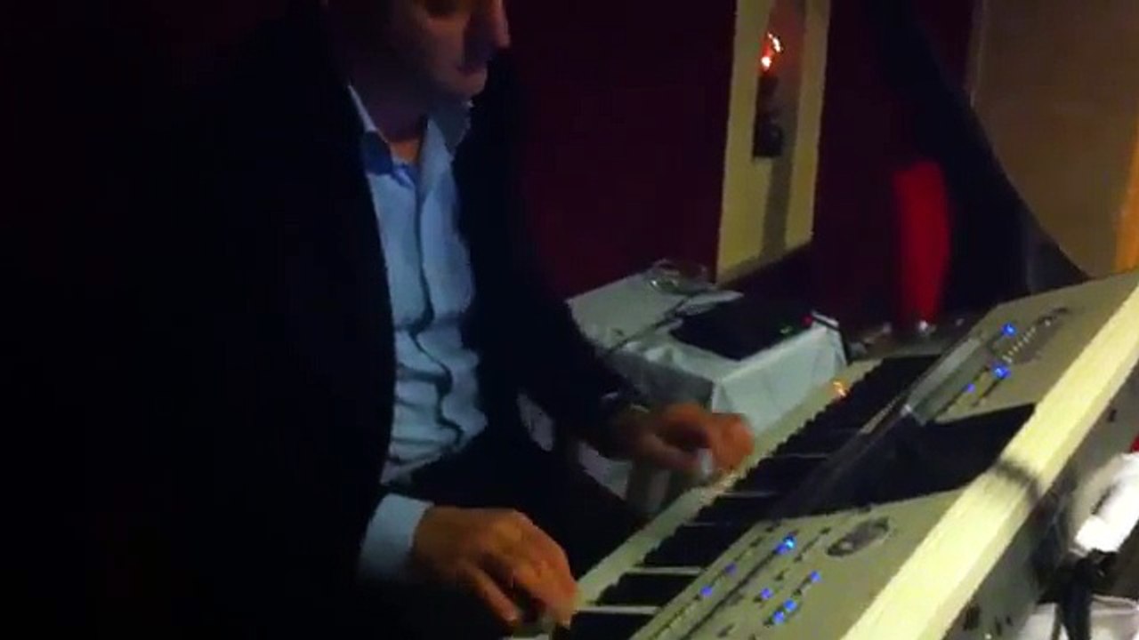 FERİT Şavli  (Yalnızım)