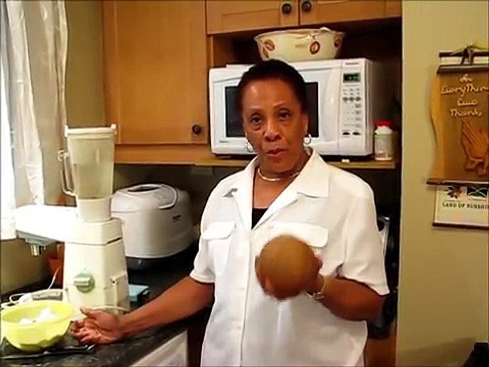 How to Make Fresh Coconut Milk