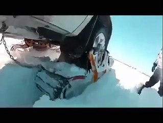 Arabalara kar zinciri takmaya son