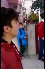 Mahalle abisiyle Selfie çekmek