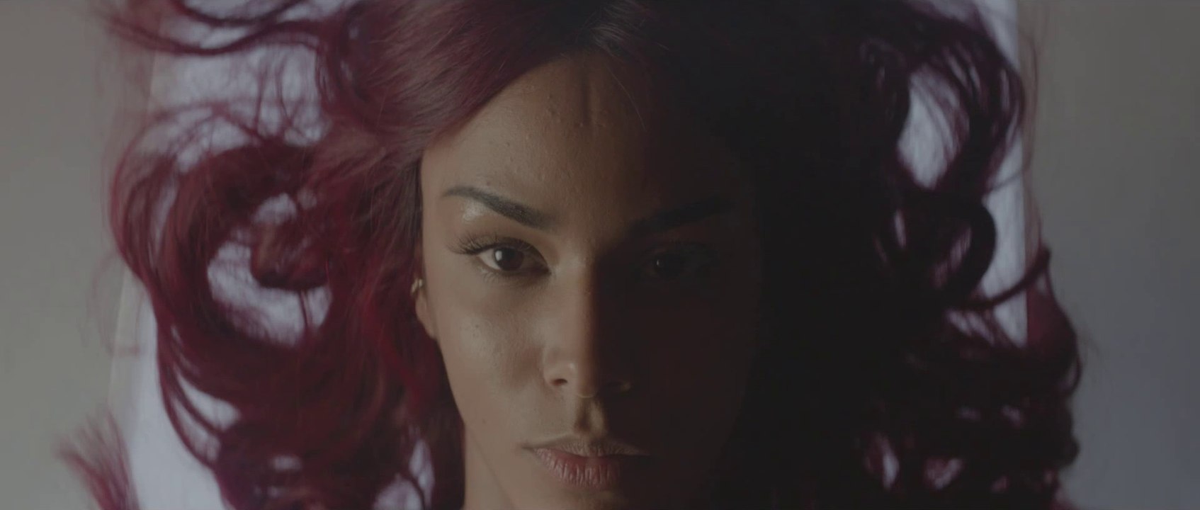 Shy'M - L'Effet De Serre (Clip Officiel)