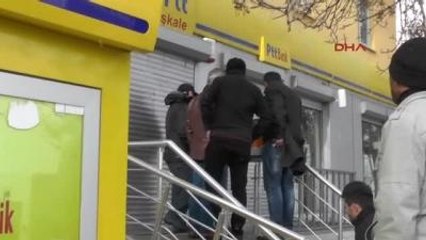 Hakkari'de Bal Kutuları İçerisinde 4 Kilo 161 Gram Eroin Yakalandı