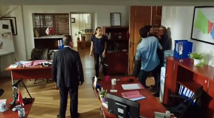 Kara Para Aşk /Engin Akyürek yumruk show