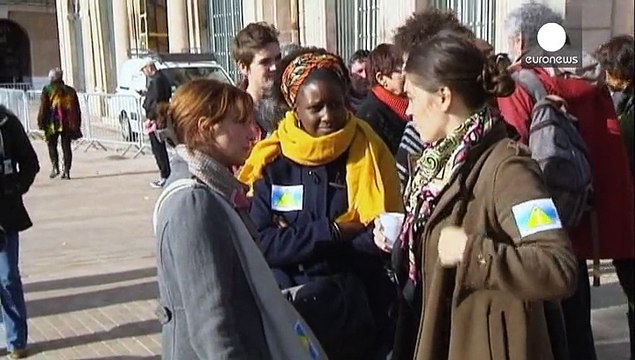 Франція: медичні картки для безхатченків зробили схожими на зірки Давида