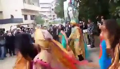 اغاني و رقص و وداع بالدبكة فى مراسم جنازة الشحرورة صباح