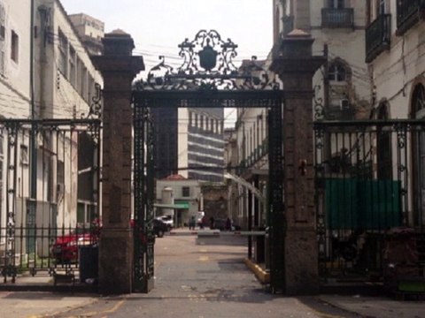 “Autismo: terapias, tratamentos e orações.”