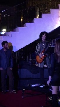PRINCE jumps on stage during Jazz band performance and give us an amazing guitar solo!