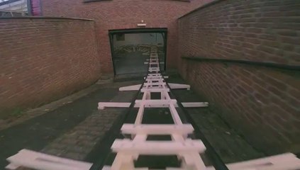 Cet homme a trouvé une manière géniale de faire visiter sa maison