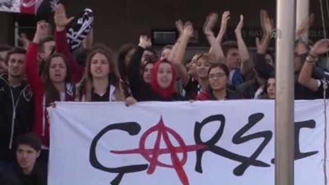 Beşiktaş Kafilesine Sevgi Gösterisi
