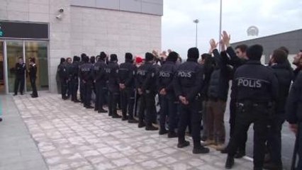 Trabzonspor Kafilesini Coşkulu Taraftar Grubu Karşıladı