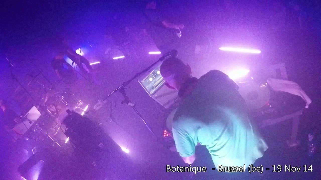 One minute on stage with DJ Pee