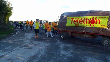 Passage du relais du coeur TELETHON à Coulombs ( CDC ORIVAL ) dans le Calvados