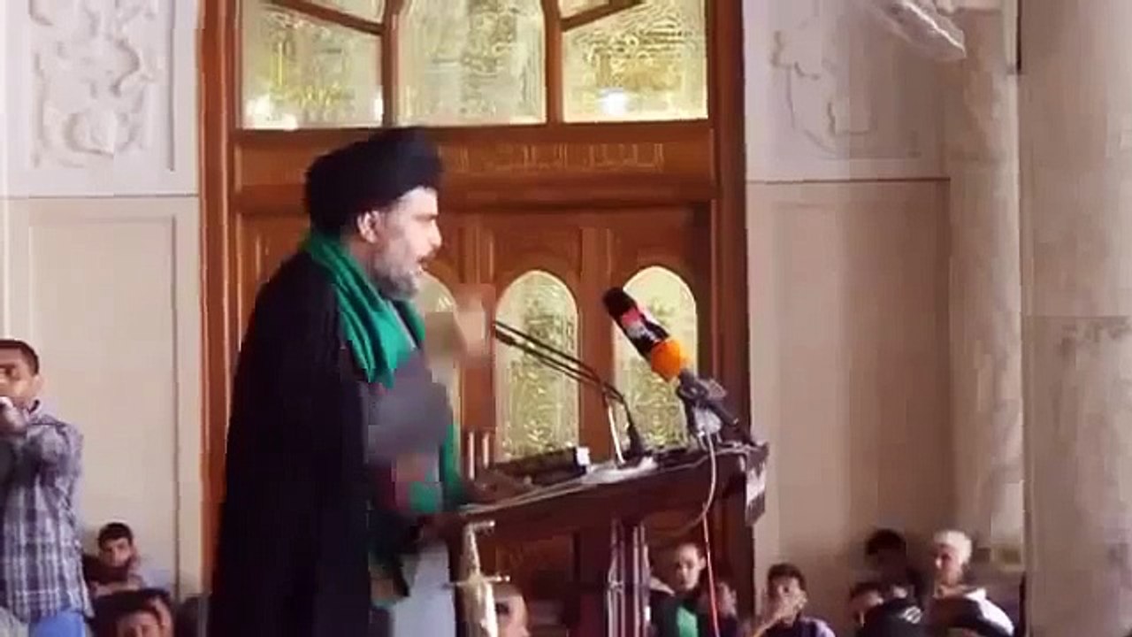 مقطع مضحك مقتدى السطل يشتم الشيعه وهم يبكون الى هذه الدرجه وصل الاستعباد -
