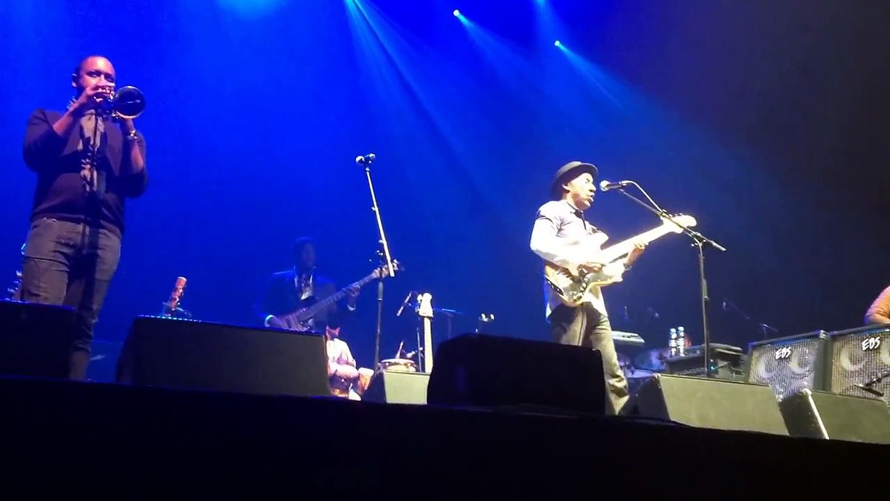 Marcus Miller - Papa Was a Rolling Stone (Paris, Olympia - 2014-11-14)