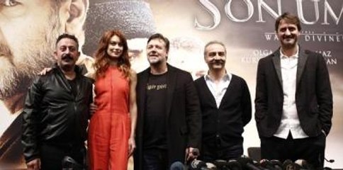 Yılın Aşkı 'Son Umut' Filminin Galasında Ortaya Çıktı
