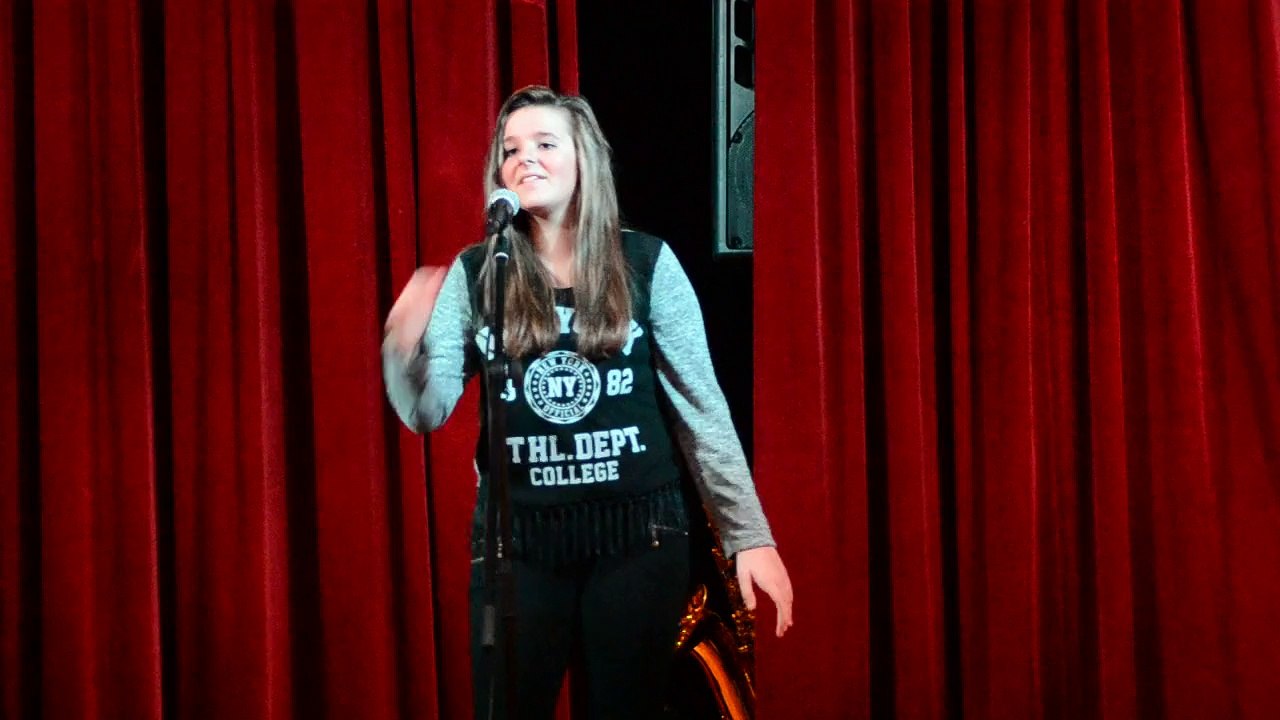 Lola Reva "quand on a que l amour" 05 12 2014