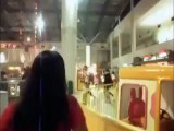 chines girls fight in shopping mall