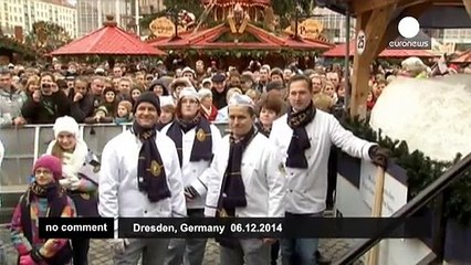 Dresden: Giant Christmas cake